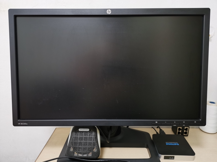 HP ZR2240W 显示屏  1920X1080  （8成新 160）.jpg