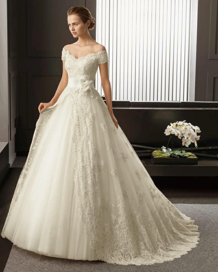 premium_quality_wedding_gown_for_sale_1533034274_5c812354_progressive.jpg